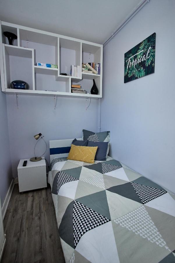 Chambres A Louer Dans Appartement Balcon - Wifi - Parking Gratuit Nevers Bagian luar foto