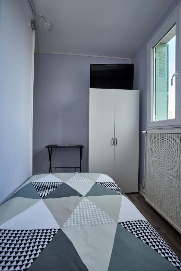 Chambres A Louer Dans Appartement Balcon - Wifi - Parking Gratuit Nevers Bagian luar foto